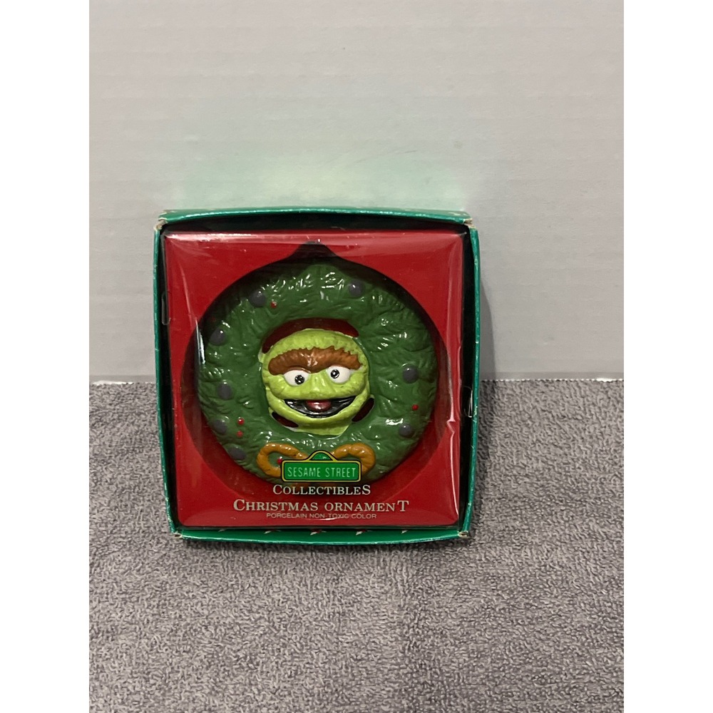Vintage Sesame Street Oscar the Grouch Porcelain Wreath Christmas Ornament NIB
